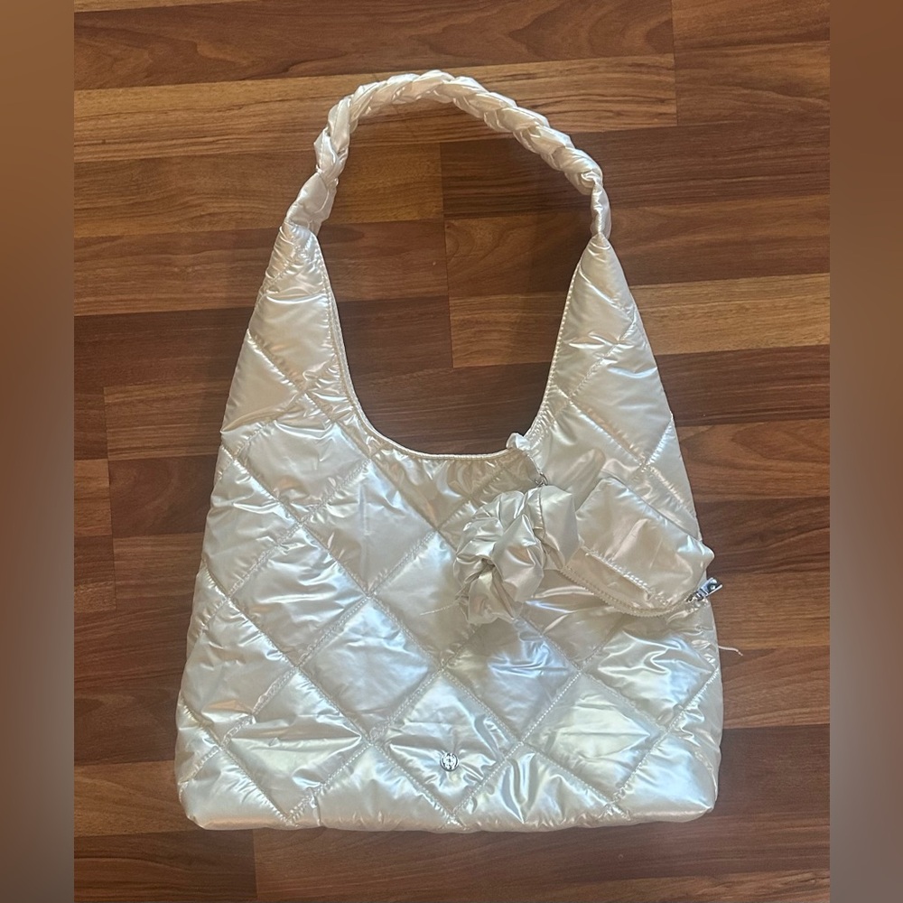 HOUSE OF HARLOW 1960 WHITE/ PEARL QUILTED PUFFER HOBO SET New Without Tags